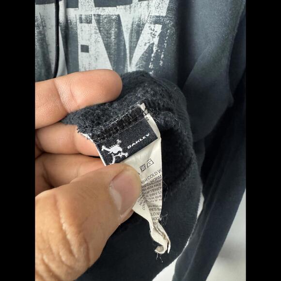 Oakley 2000s Hoodie Script - Picture 4 of 8